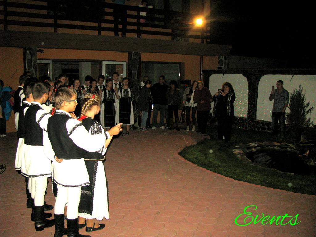 Hotel Pensiunea Casa Zarnesteana Zărneşti Exterior foto