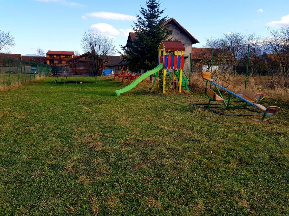 Hotel Pensiunea Casa Zarnesteana Zărneşti Exterior foto